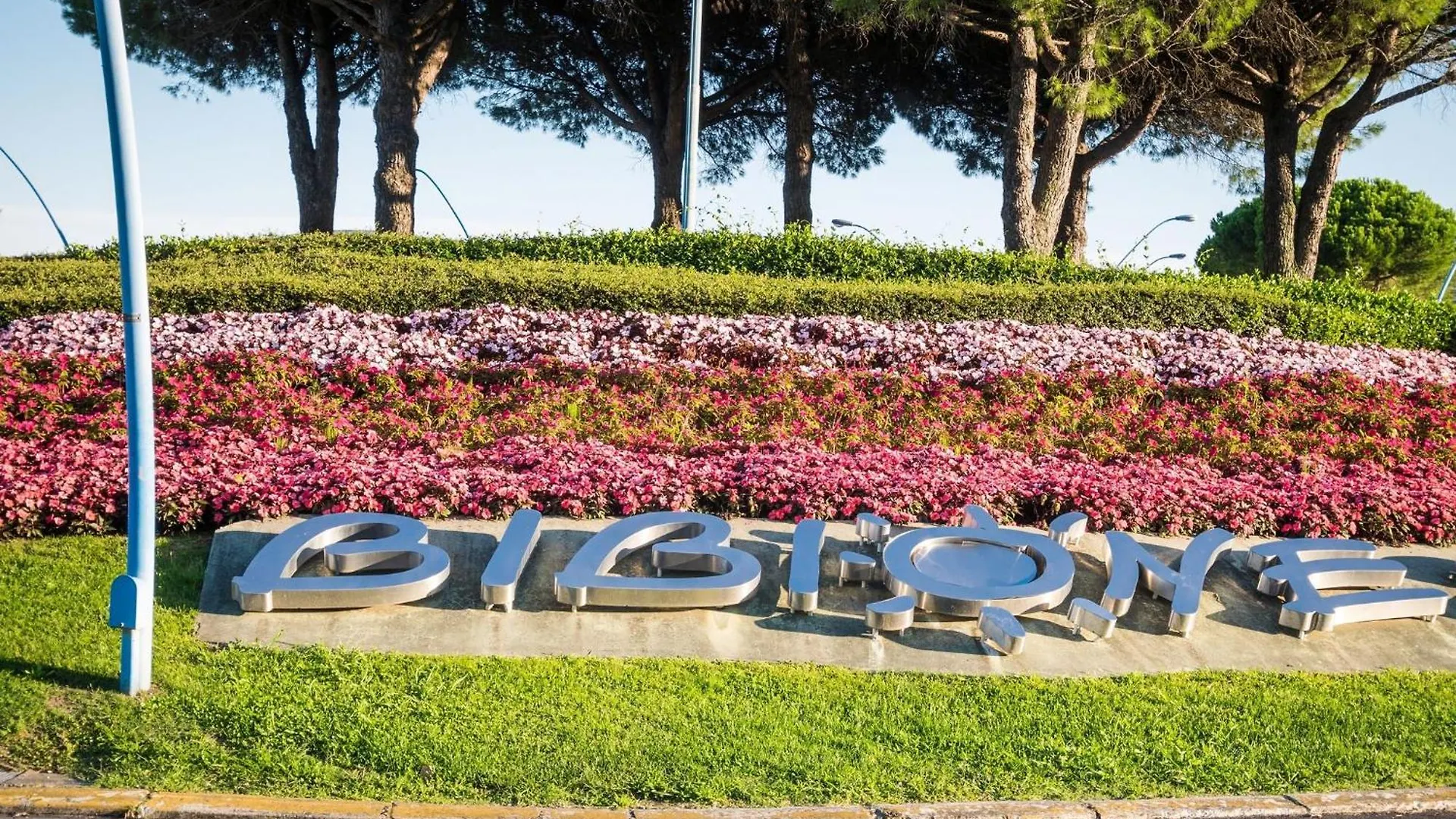 Seafront Apartment With Pool In Bibione Italy