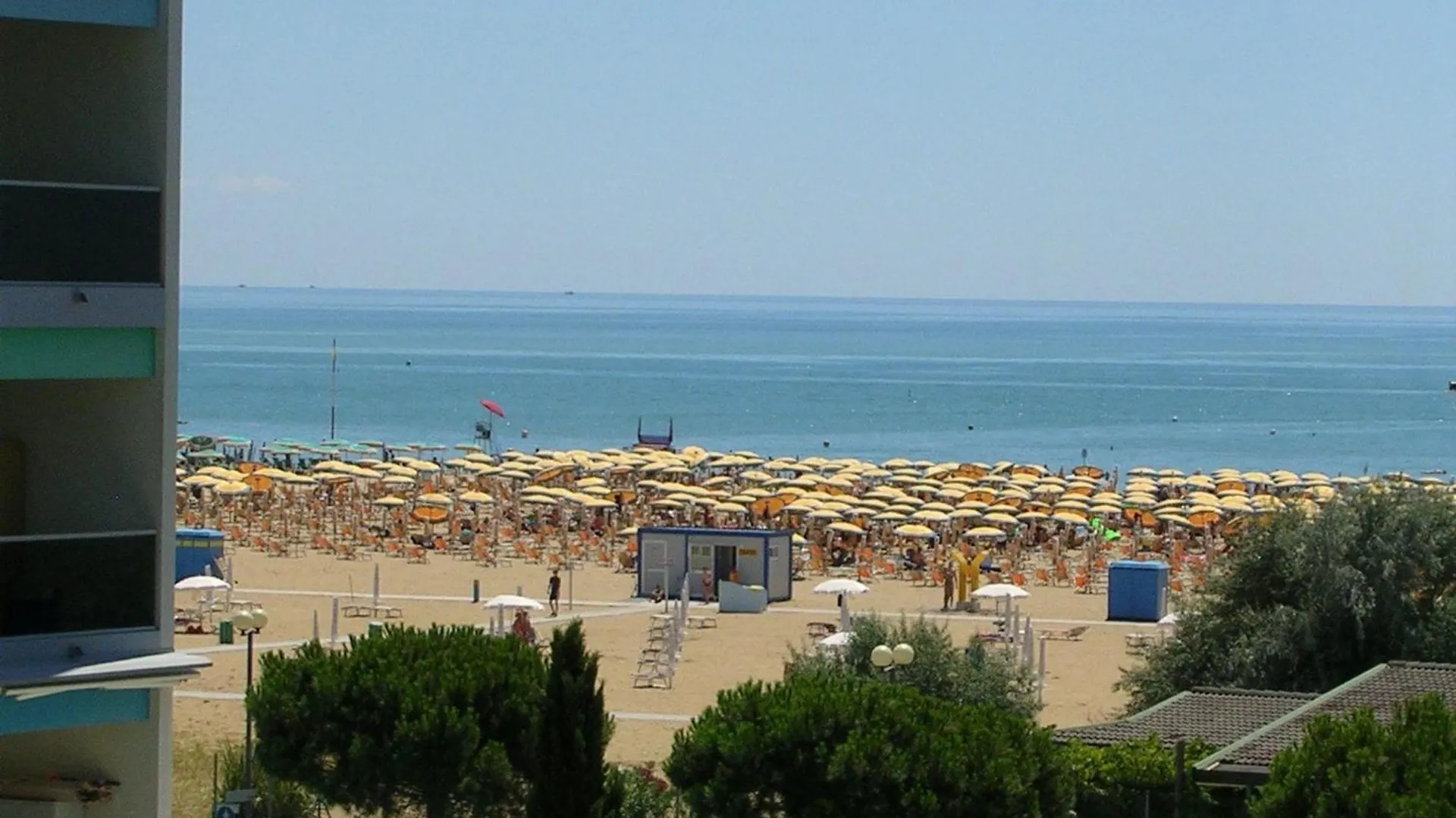 Seafront Apartment With Pool In Bibione